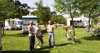 Aire de camping-car à Gastes 2