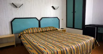 hotel-atlantide-bisca-chambre-2p