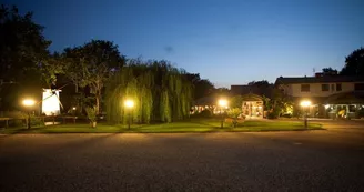 hotel-la-ferme-d-en-chon-vue-nocturne-bisca