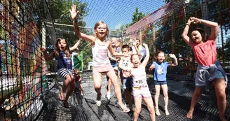 ENFANTS TRAMPOLINE