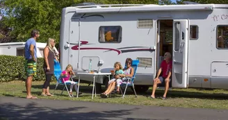 Camping Pipiou-parentis-camping-car