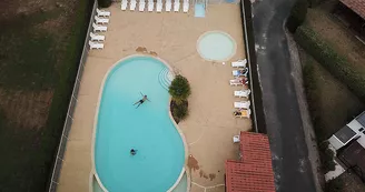 camping-plage-des-aigrettes-piscine-2