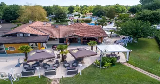 Resto Les Ecureuils parasols